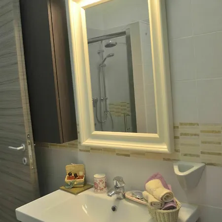 Casa In Centro!House In City Center! Apartment *